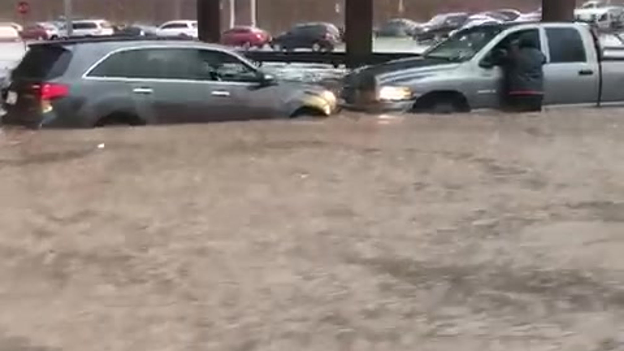 Inundación en el Periférico de la Juventud